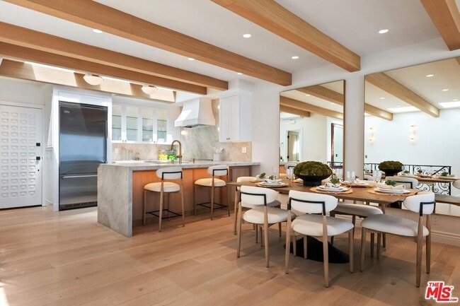 Building Photo - 11874 S Beach Club Way