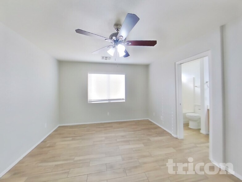 Building Photo - 873 E Geona St