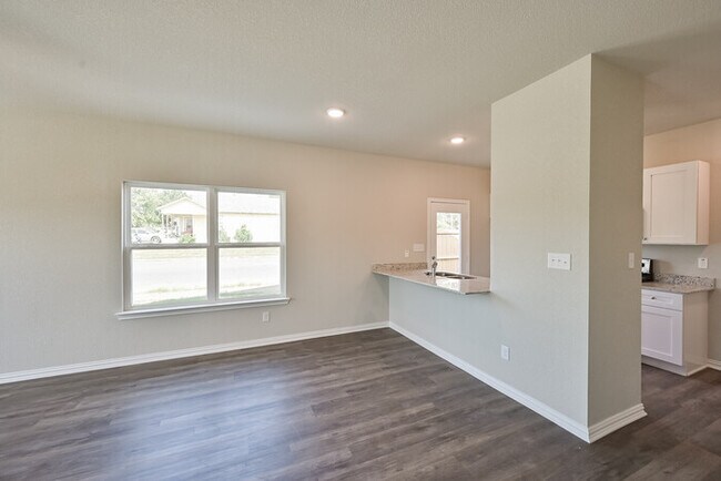 Building Photo - NO ADMIN FEE- SAVINGS OF $300.00!