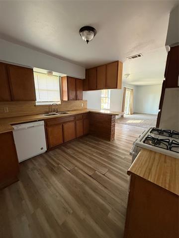 Building Photo - 205 W Marshall St