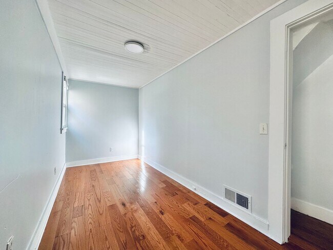 Building Photo - 179 Bradley St