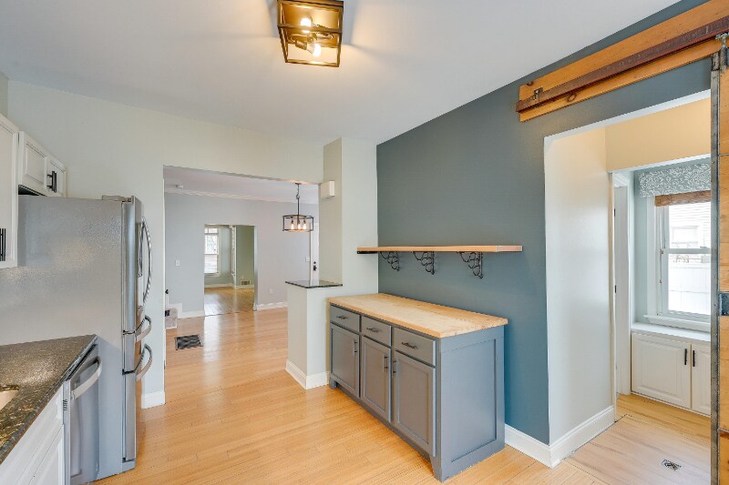 Building Photo - 1090 Michigan Ave