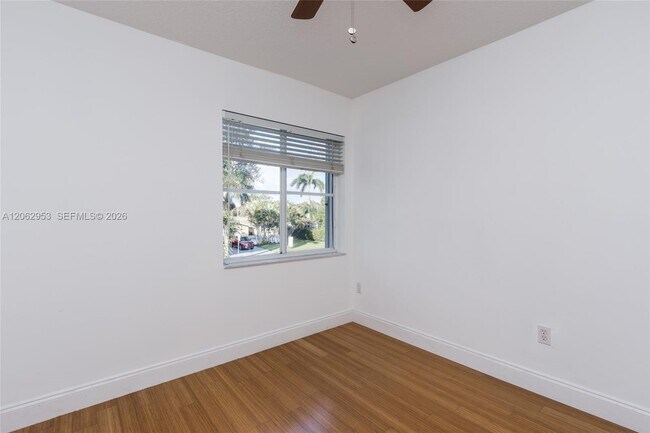 Building Photo - 1540 N Trafalgar Cir