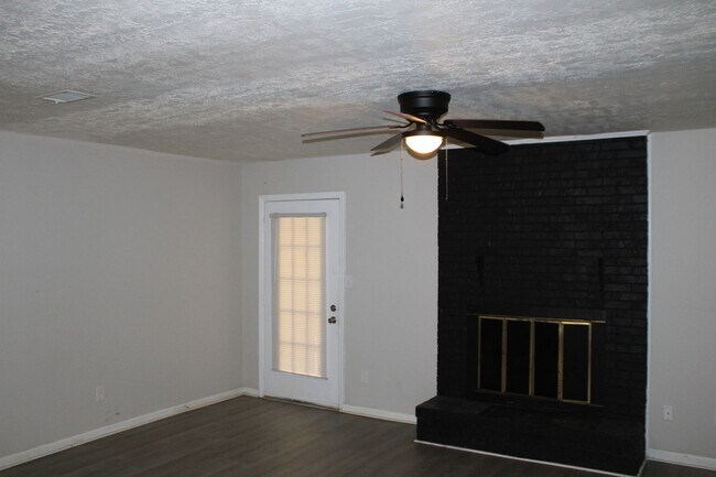 Building Photo - 3109 Jennifer Ct