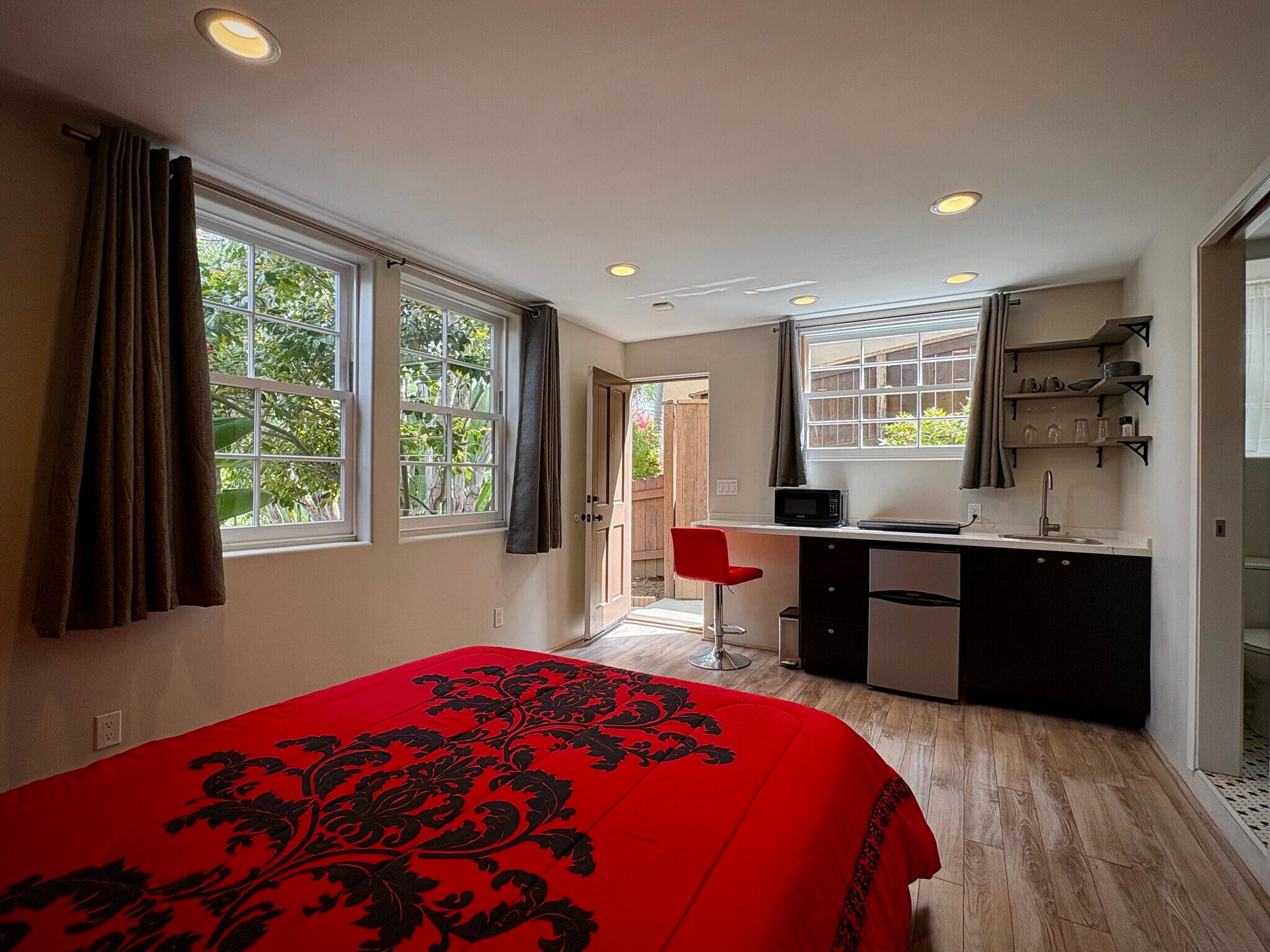 Building Photo - 3746 Lankershim Blvd