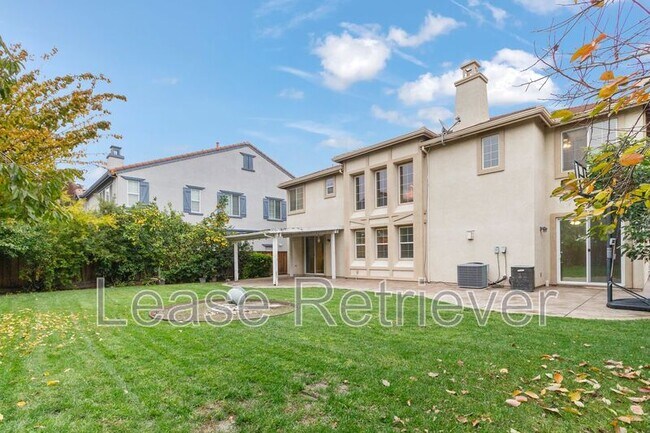 Building Photo - 265-269 S Sonrisa St