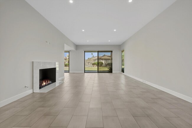 Building Photo - 47 Cornell Dr