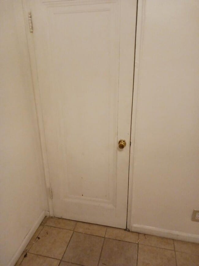 Building Photo - 3453 Ewald Cir