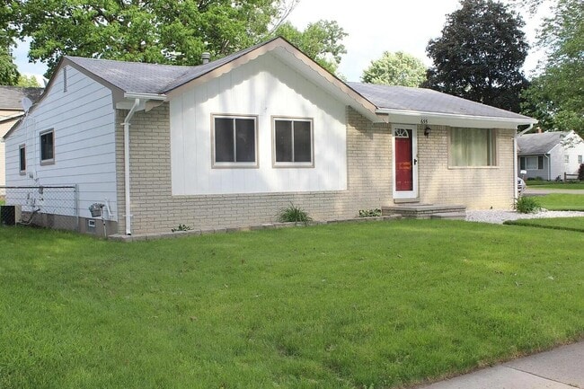Building Photo - 655 Robinwood Dr