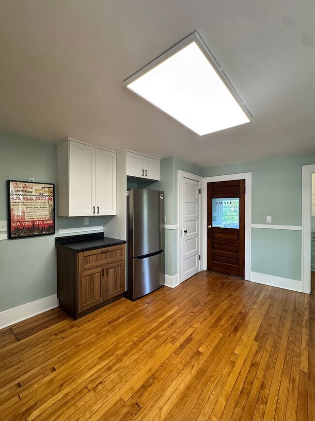 Building Photo - Spacious 4-Bedroom Home with 2 Kitchens | West Ann Arbor