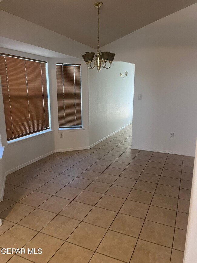 Building Photo - 14061 Tierra Leona Dr