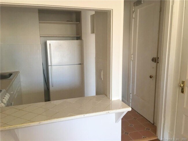 Building Photo - 524 Whitney Ave