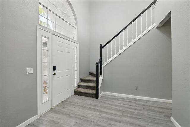 Building Photo - 6833 Lyndale Dr