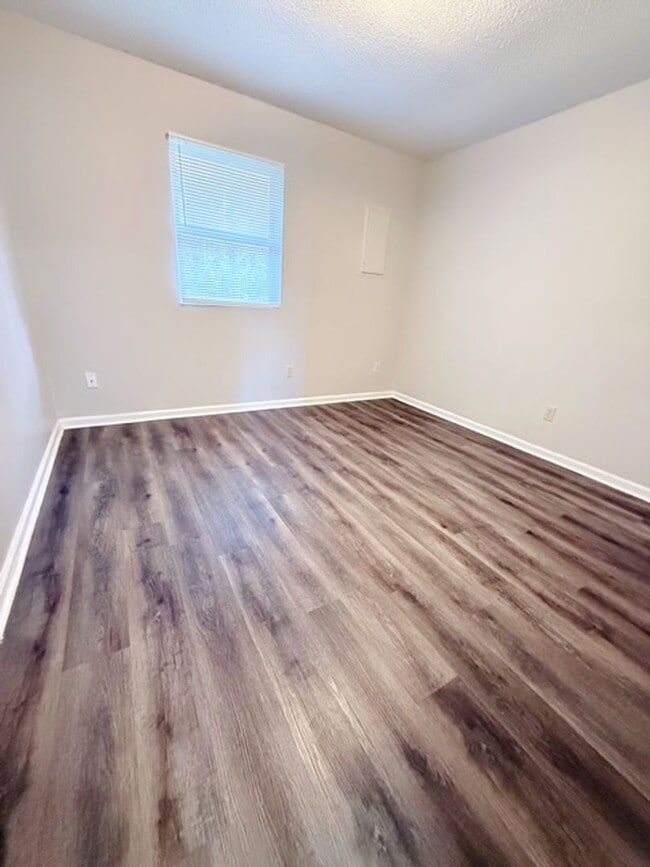 Building Photo - 309 Ingram St