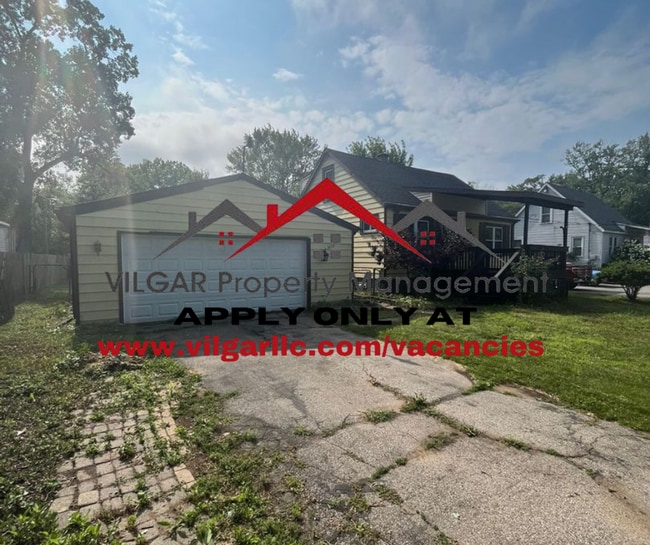 Building Photo - WOW! What a Home…3 spacious bedrooms and 2...