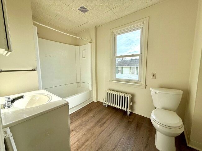 Building Photo - 305 S Front St