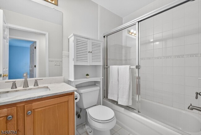 Building Photo - 7 Pinehurst Cir