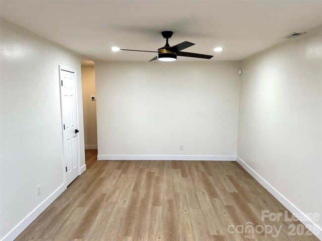 Building Photo - 1450 Academy St