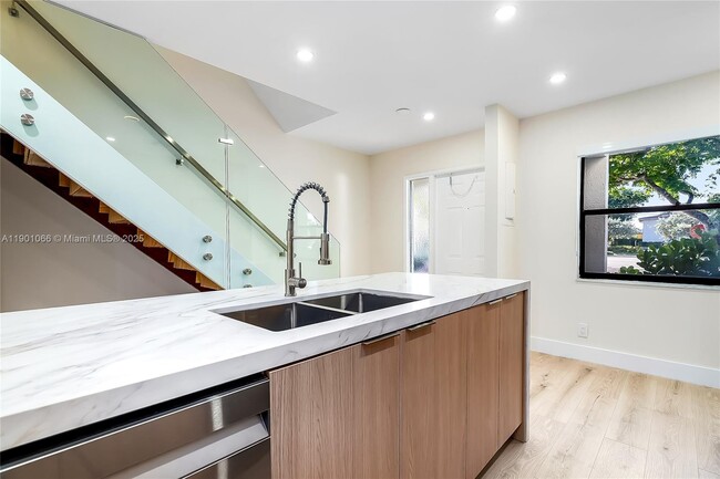 Building Photo - 11551 Royal Palm Blvd