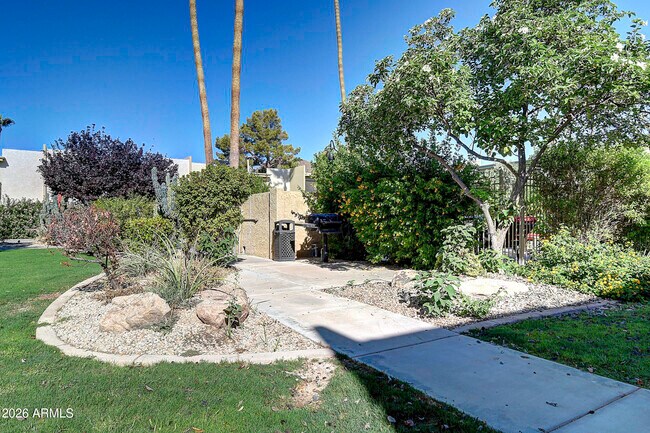 Building Photo - 4610 N 68th St