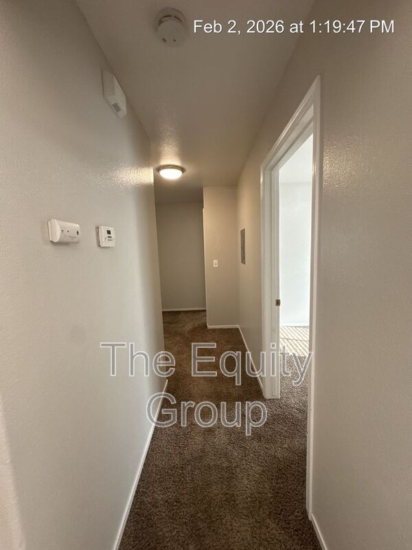 Building Photo - 2547 W Lark Ave