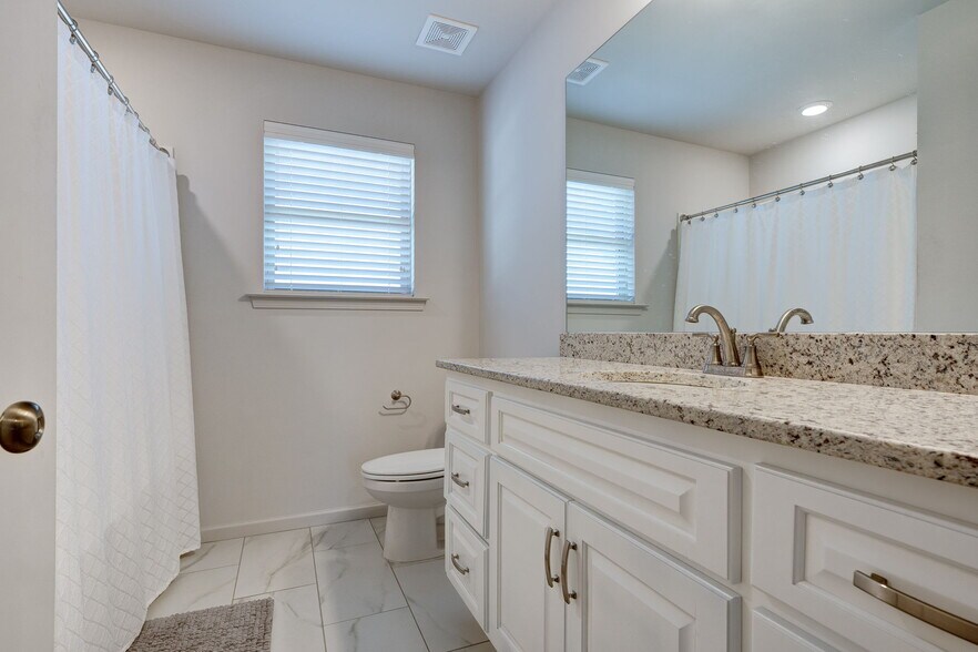 Building Photo - 2134 Springfield Dr