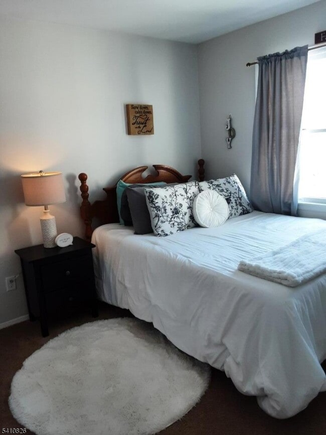 Building Photo - 309 Mountain Lake Rd