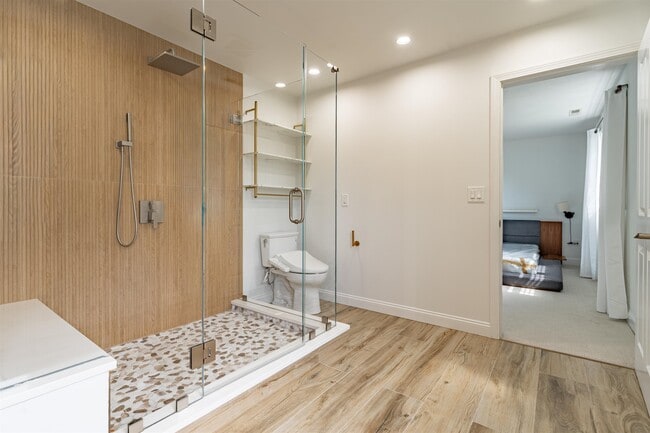 Building Photo - 5 Lowther Pl