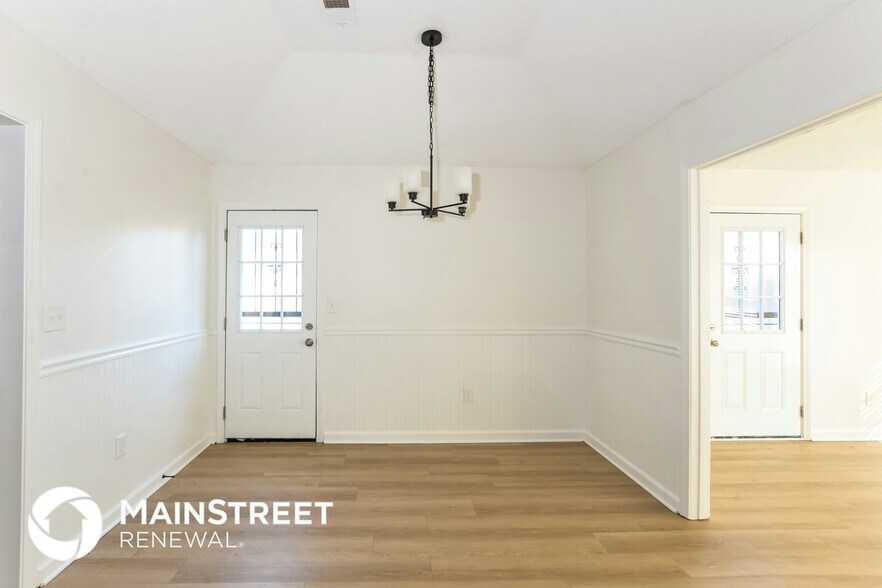 Building Photo - 7881 Collins Wood Cove