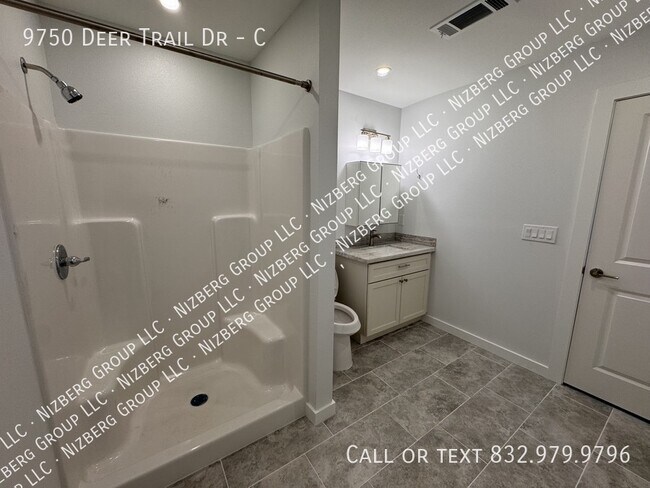 Building Photo - 9750 Deer Trail Dr