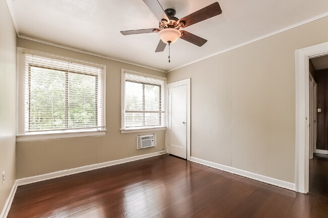 Building Photo - Charming 3 Bedroom, 1 Bathroom house on the Indian River!