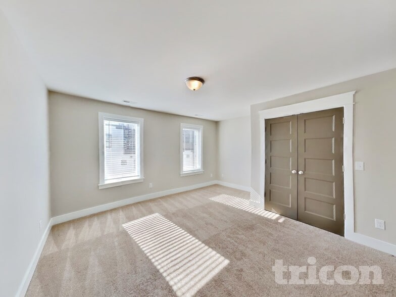 Building Photo - 6817 Charlotte Pike