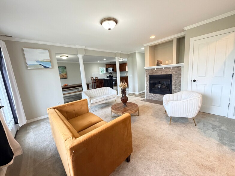 Building Photo - 1854 Hillcrest Ave