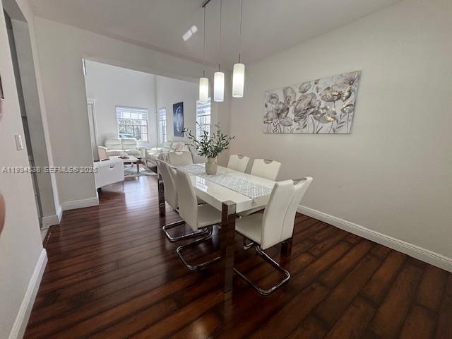 Building Photo - 712 Tulip Cir