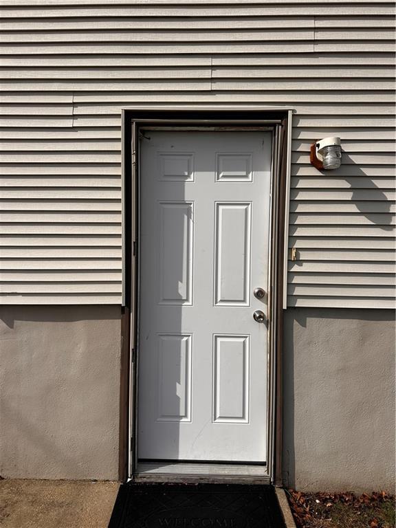 Building Photo - 24 Lewis St