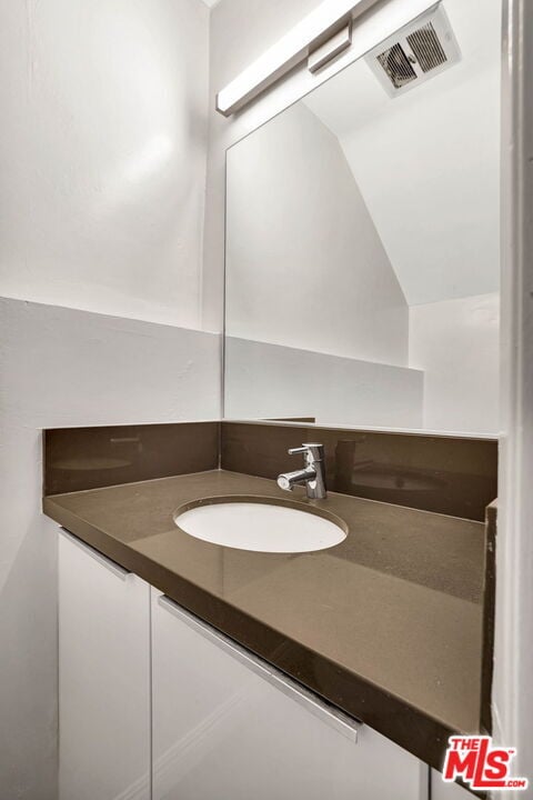 Building Photo - 831 2nd St