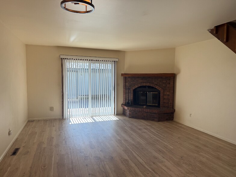 Building Photo - 3025 W Stuart St