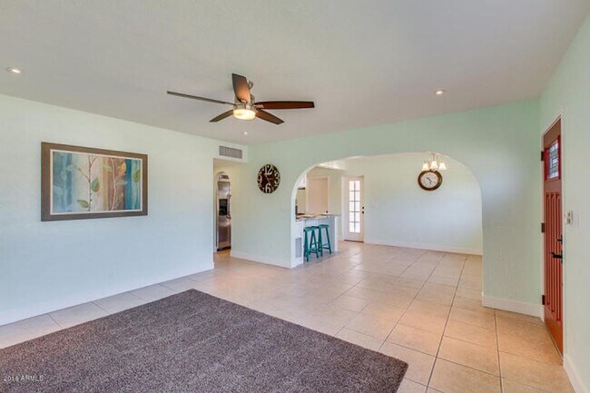 Building Photo - SFH 4-2