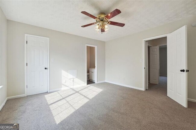 Building Photo - 1070 Travelers Trail