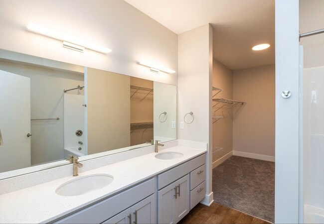 Building Photo - Vervain 1 Bedroom + Den A