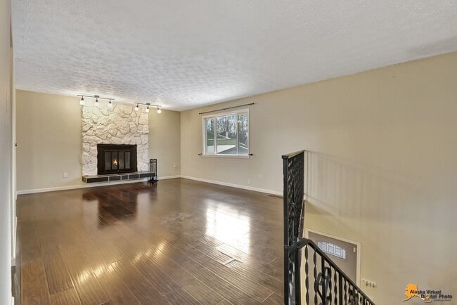 Building Photo - South Anchorage Townhouse for Rent