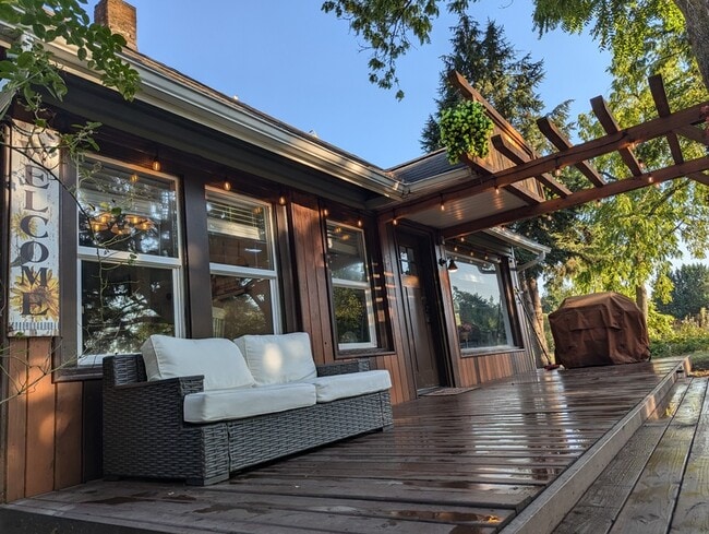 Building Photo - 19105 NE 112th Ave