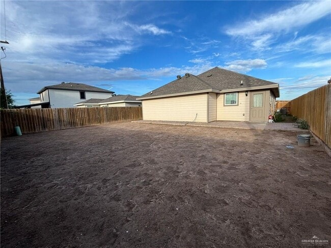 Building Photo - 16 Antelope Cyn St