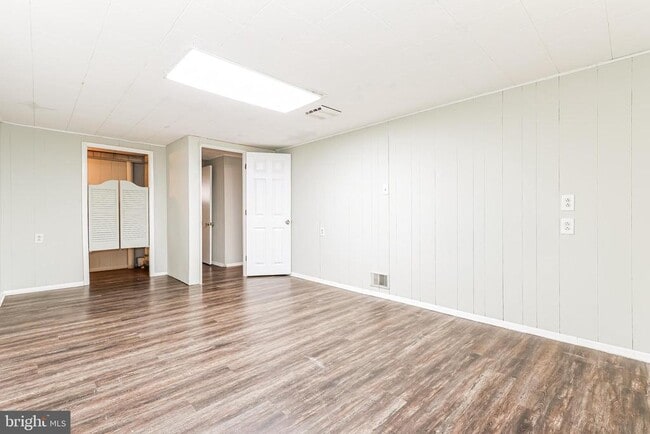 Building Photo - 1107 Hickory St