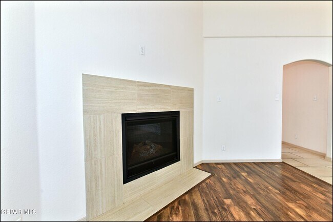 Building Photo - 5005 Moon Ranch Ln