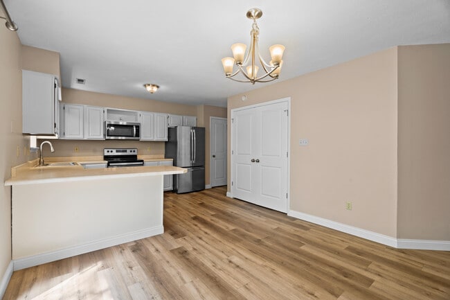 Building Photo - 3609 Madera Dr