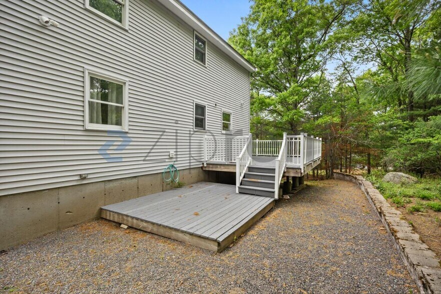 Building Photo - Unit