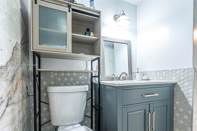 Building Photo - 1425 Arthur St