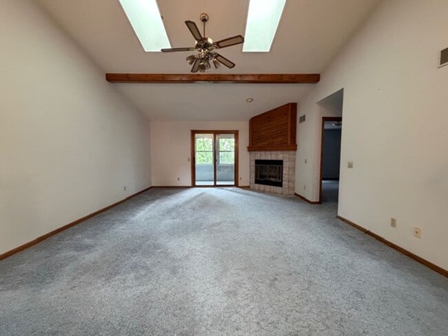 Building Photo - 657/659 Wood Violet Lane