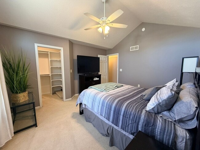 Building Photo - Furnished house for rent